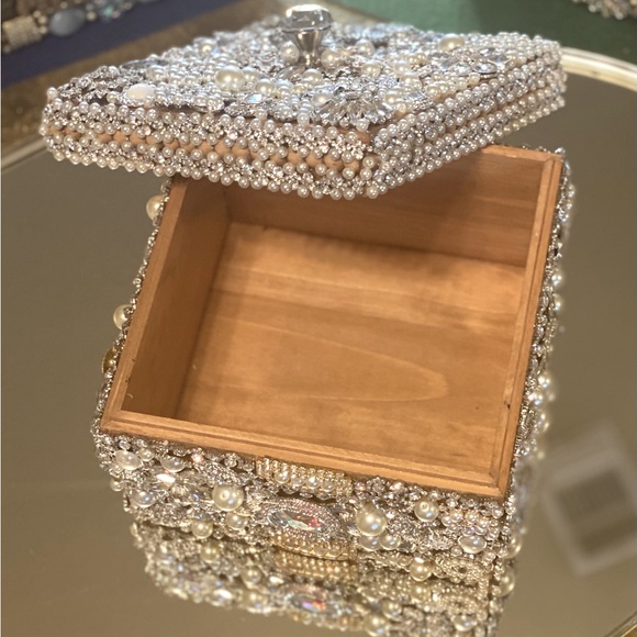 Frosted in Gems Keepsake Box - Picture 11 of 12